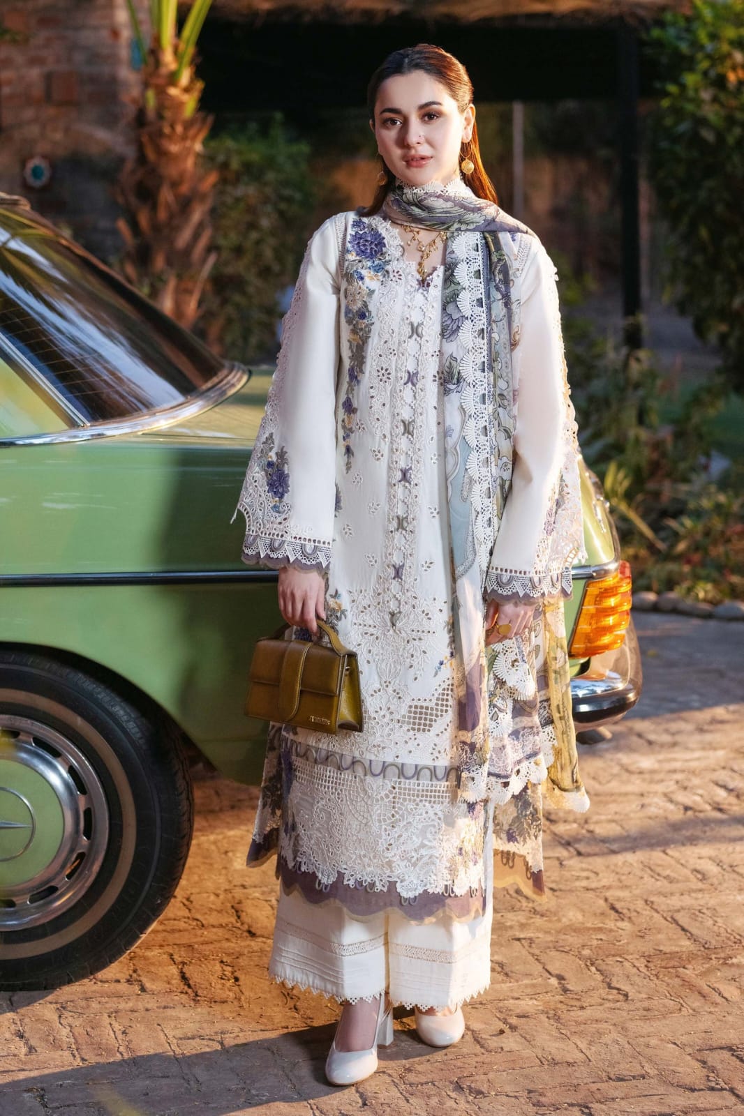 3-Piece Embroidered Lawn – Unstitched Suit