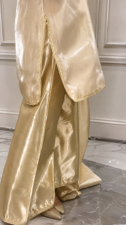 READY TO WEAR